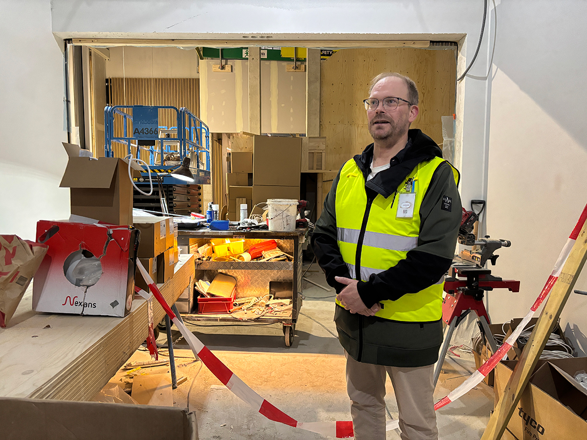 Hertsö skola. Här byggs väggar, och ansluts elektricitet, ventilation, vatten och avlopp.