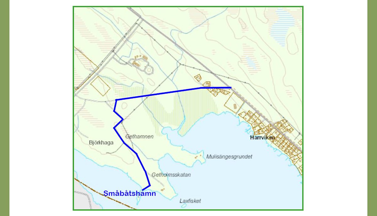 För att kunna använda hamnen även under byggtiden kommer trafiken tillfälligt att ledas om via Gamla Lövskärsvägen förbi stugområdet, se kartbild. Det innebär att det inte kommer att gå att svänga in från Gräsörvägen längre.